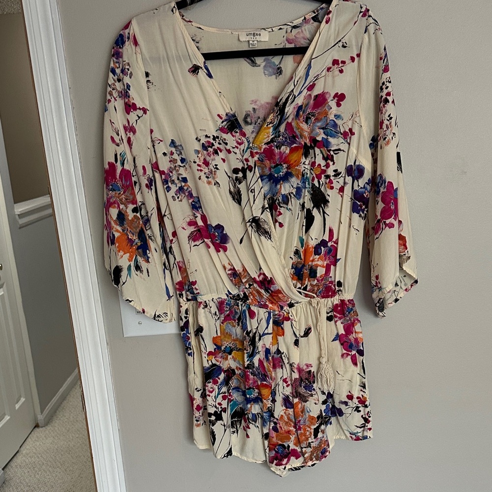 Umgee Cream Floral V-Neck Top